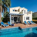 Amarillas Villa