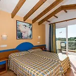Amarillas Villa