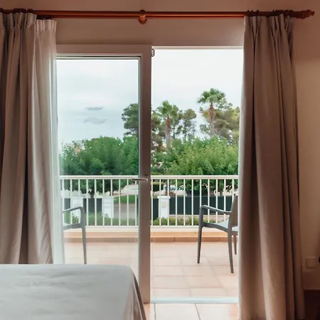 Amarillas Cala Blanca (Menorca)