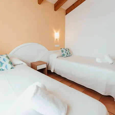 Amarillas Villa *
