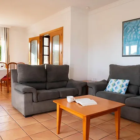 Amarillas Villa *