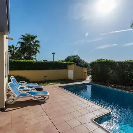 Villa Amarillas