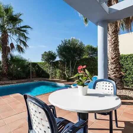 Amarillas Villa *